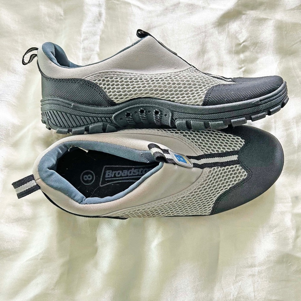 SNEAKERS/WATER SHOES, BROADSTONE, BLUE AND GREY. Sz 8, WITH MESH TOPS, NEW
